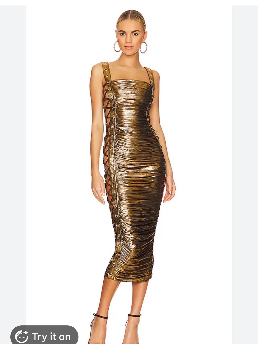 This dress is insane!!! It’s a show stopper